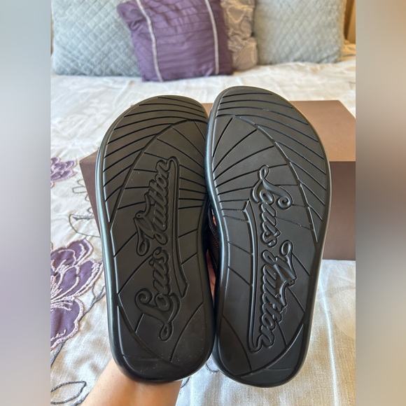 Mens Louis Vuitton Sandals - Picture 10 of 10